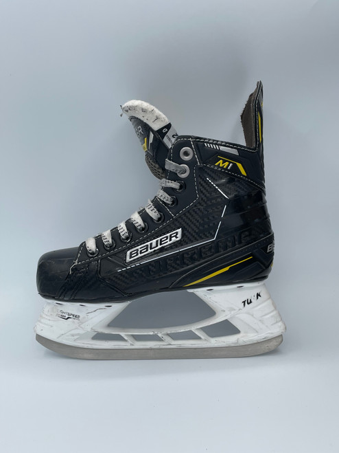 Vist Large View of Product Image Which is Used Bauer M1 Junior Hockey Skate Junior 02