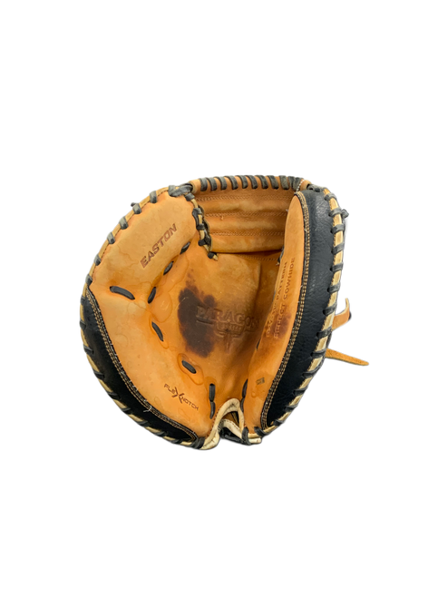 Vist Large View of Product Image Which is Used Easton PARAGON SERIES BB/SB Catchers RH Throw Brown 31"