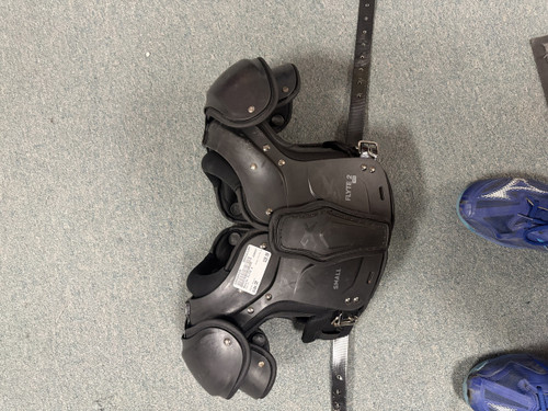 Vist Large View of Product Image Which is Used Xenith FLYTE 2 FB Shoulder Pads Black SM