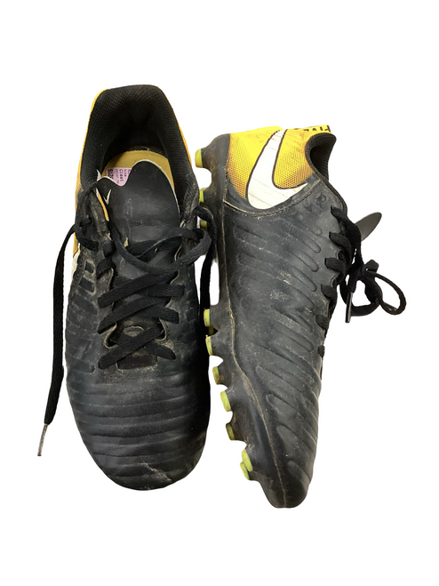 Vist Large View of Product Image Which is Used Nike Soccer Cleats Yellow Junior 06