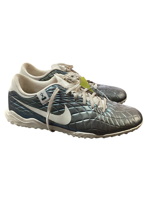 Vist Large View of Product Image Which is Used Nike Soccer Indoor Shoes Green Senior 9