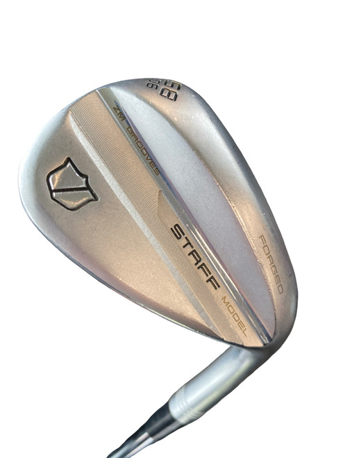 Vist Large View of Product Image Which is Used Wilson STAFF MODEL Golf Chipper RH 58 Degree