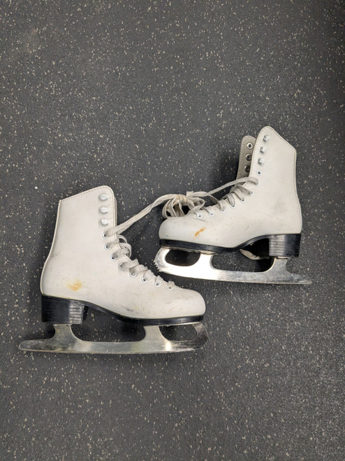 Vist Large View of Product Image Which is Used FIGURE SKATES Girls Figure Skate White Junior 02