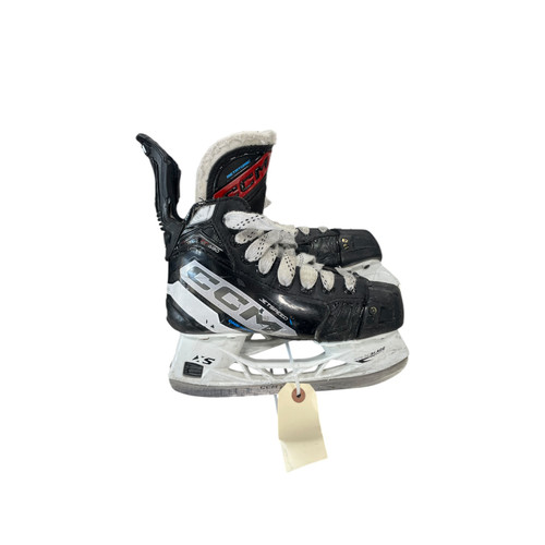 Vist Large View of Product Image Which is Used CCM JETSPEED FT680 Junior Hockey Skate Junior 01