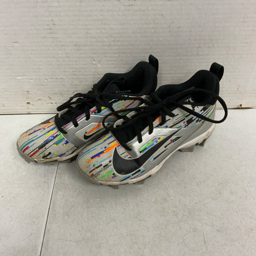 Vist Large View of Product Image Which is Used Nike XXVI BB/SB Cleats White Junior 02.5