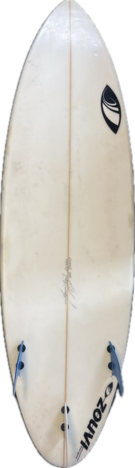 Vist Large View of Product Image Which is Used Zouvi Surfboard White 6Ft