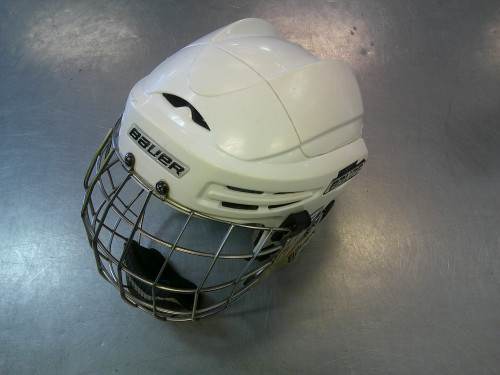 Vist Large View of Product Image Which is Used Bauer BHH9900M Helmet Cage Combo White XL