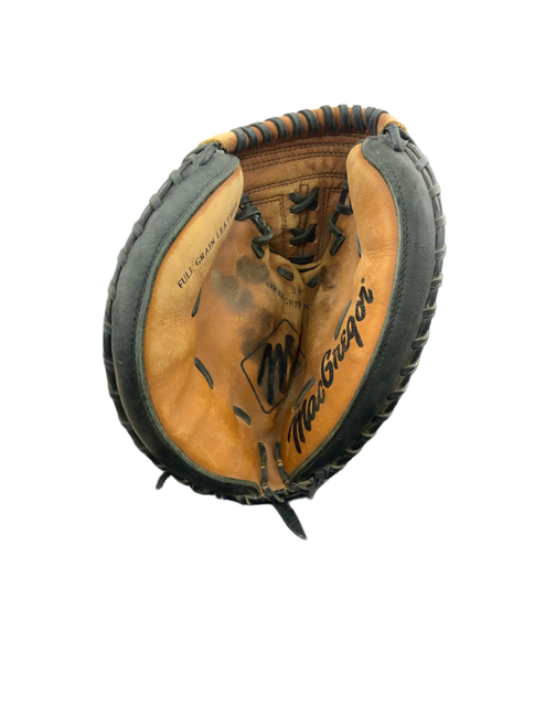 Vist Large View of Product Image Which is Used MacGregor BBCMPROR BB/SB Catchers LH Throw Black And Tan 32"