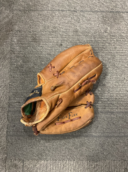 Vist Large View of Product Image Which is Used Franklin F145 FIELD FLEX BB/SB Glove RH Throw Brown 12"