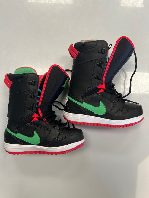 Vist Large View of Product Image Which is Used Nike VAPEN Girls Snowboard Boots Black Junior 05