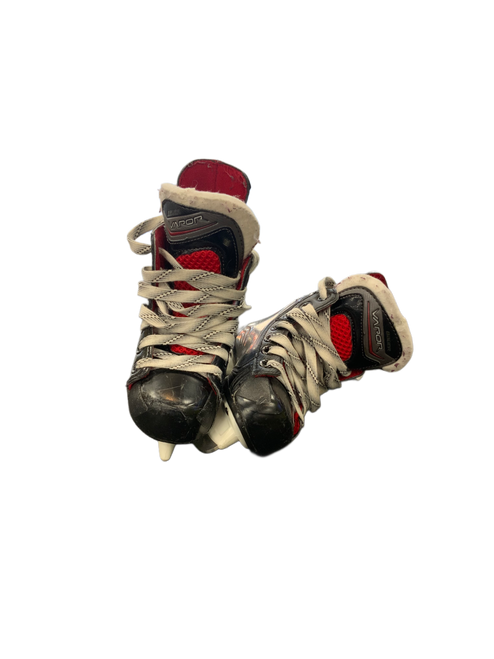 Vist Large View of Product Image Which is Used Bauer VAPOR Youth Hockey Skate Youth 09.0