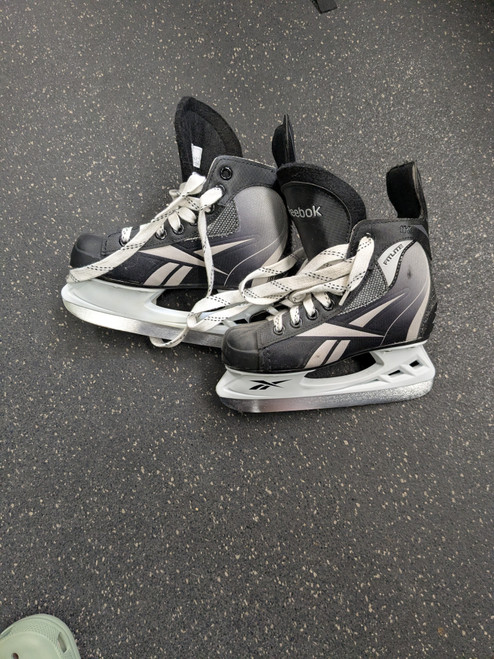 Vist Large View of Product Image Which is Used Reebok FITLITE Junior Hockey Skate Junior 01