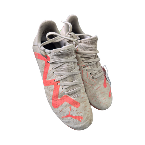 Vist Large View of Product Image Which is Used Puma Soccer Cleats White Junior 02.5