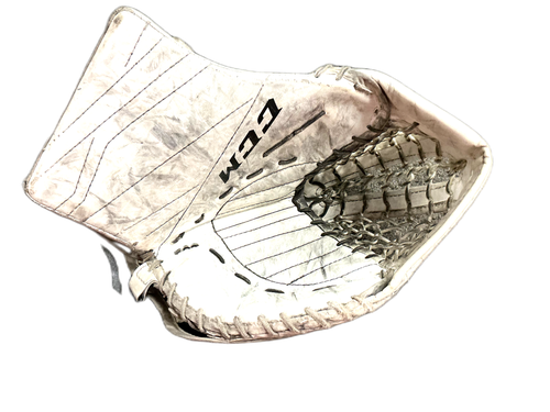Vist Large View of Product Image Which is Used CCM E3.5 Junior Goalie Catcher White