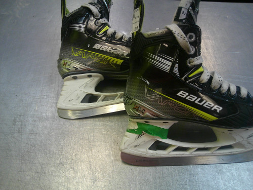 Vist Large View of Product Image Which is Used Bauer VAPOR X4 Junior Hockey Skate Junior 02