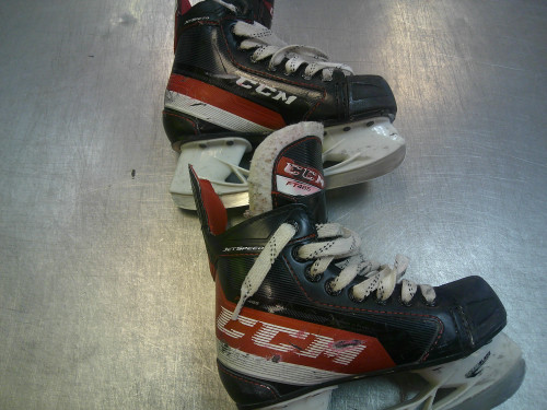 Vist Large View of Product Image Which is Used CCM JETSPEED Youth Hockey Skate Youth 12.5