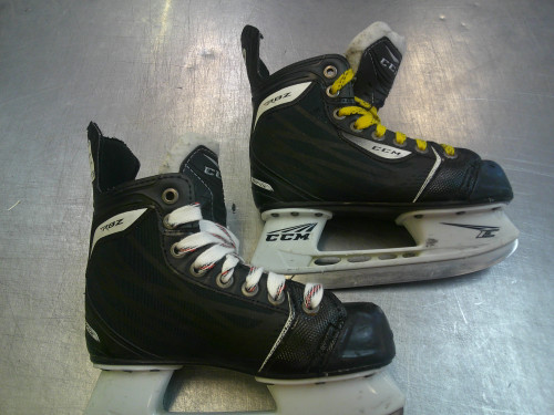 Vist Large View of Product Image Which is Used CCM RBZ Junior Hockey Skate Junior 01