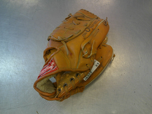 Vist Large View of Product Image Which is Used Rawlings RICKEY HENDERSON BB/SB Glove RH Throw Brown 11 1/2"