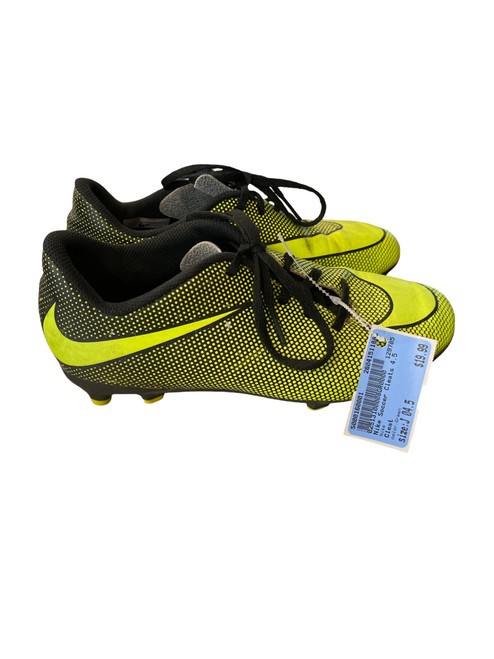 Vist Large View of Product Image Which is Used Nike Soccer Cleats Green Junior 04.5