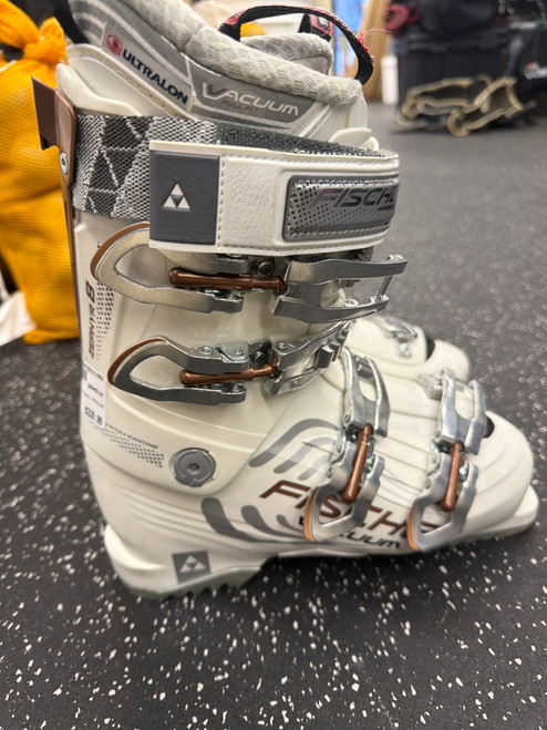 Vist Large View of Product Image Which is Used Fischer VACUUM Womens DH Ski Boot White 245 MP - M06.5 - W07.5