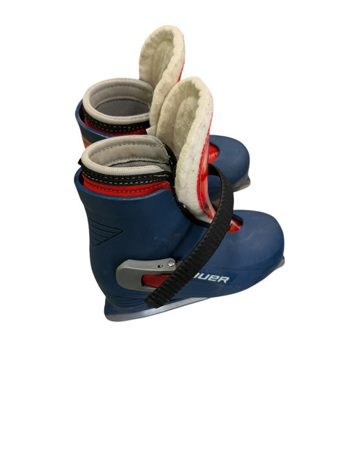 Vist Large View of Product Image Which is Used Bauer LIL CHAMP Youth Hockey Skate Youth 06.0