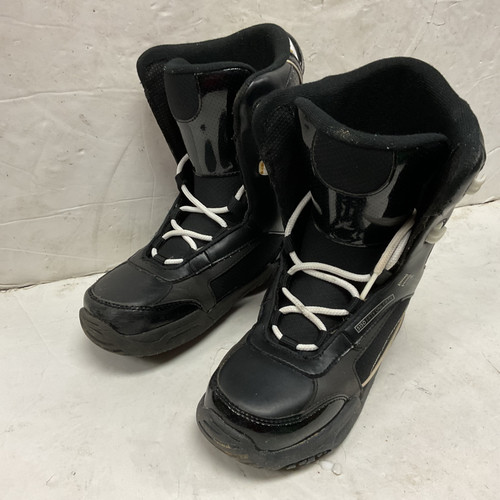 Vist Large View of Product Image Which is Used 5150 BRIGADE Boys Snowboard Boots Black Junior 04