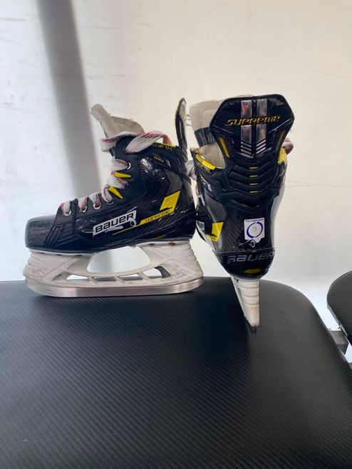 Vist Large View of Product Image Which is Used Bauer SUPREME M4 Junior Hockey Skate Junior 03
