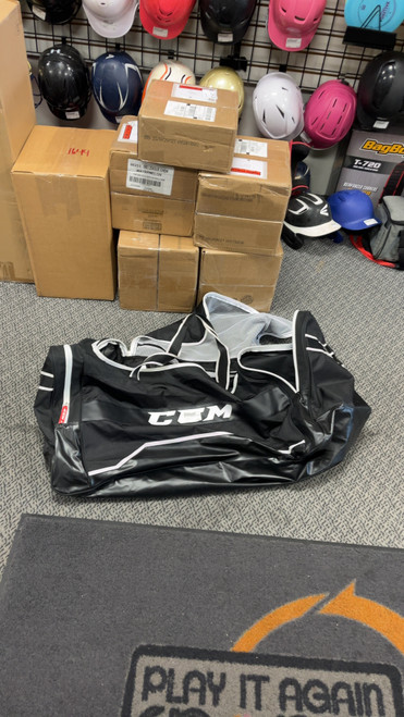 Vist Large View of Product Image Which is Used Bauer Sr Hockey Carry Black