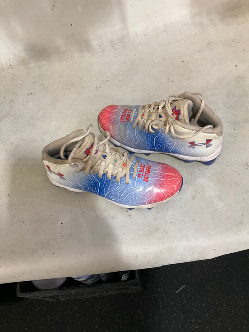 Vist Large View of Product Image Which is Used Under Armour Jr FB Cleats White Junior 05.5