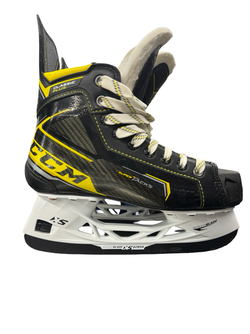 Vist Large View of Product Image Which is Used CCM TACKS CLASSIC PLUS Junior Hockey Skate Junior 05.5
