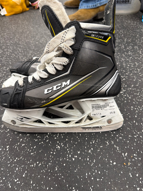 Vist Large View of Product Image Which is Used CCM TACKS 9070 Senior Hockey Skate Senior 7.5
