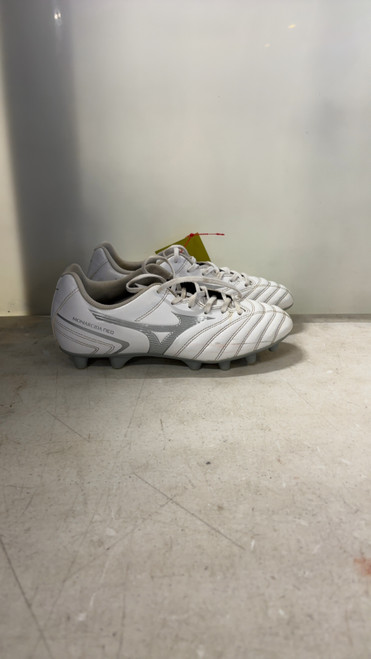 Vist Large View of Product Image Which is Used Soccer Cleats White Junior 06