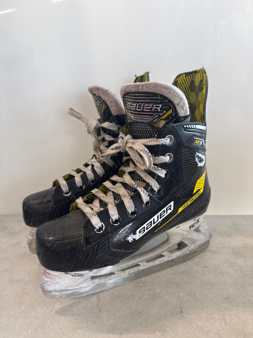 Vist Large View of Product Image Which is Used Bauer SUPREME M3 Intermediate Hockey Skate Intermediate 4.0