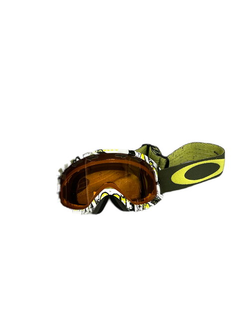 Vist Large View of Product Image Which is Used Oakley Snow Goggles Youth White