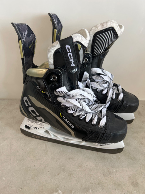 Vist Large View of Product Image Which is Used CCM TACKS ASV Senior Hockey Skate Senior 10