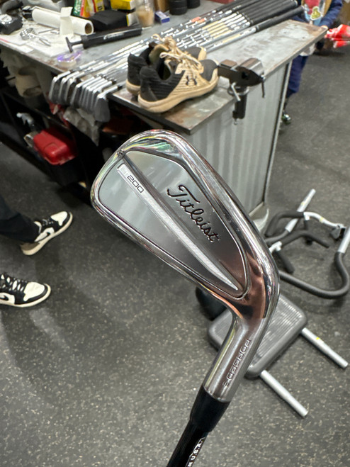 Vist Large View of Product Image Which is Used Titleist T200 Mens Individual Iron RH 4 Iron