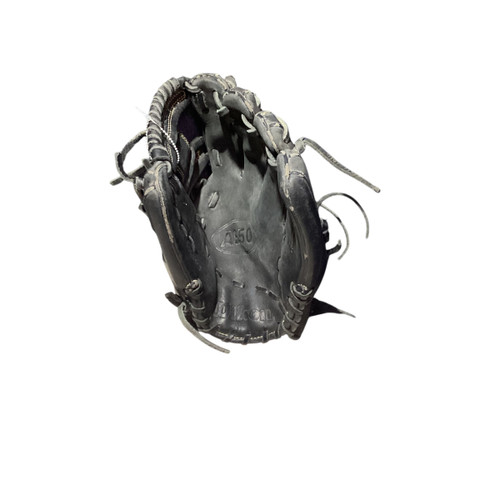 Vist Large View of Product Image Which is Used Wilson A1000 BB/SB Glove RH Throw Black 11 1/4"
