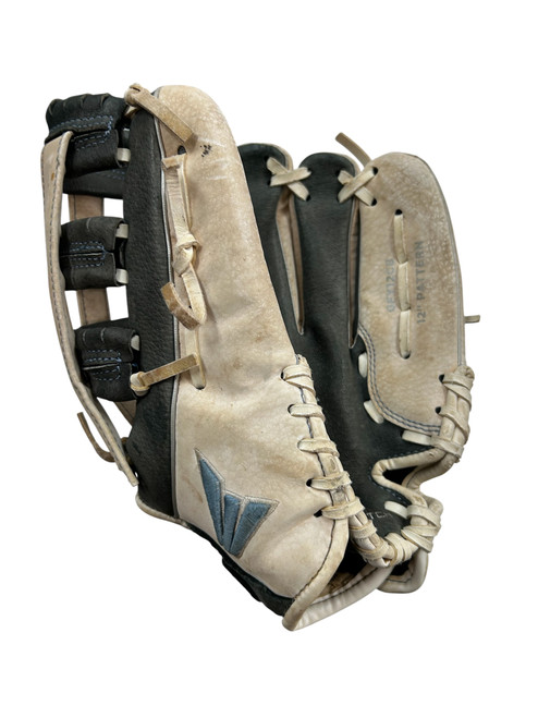 Vist Large View of Product Image Which is Used Easton GFY12CB RHT GLOVE BB/SB Glove RH Throw Grey 12"