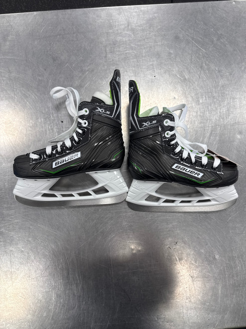 Vist Large View of Product Image Which is New Bauer X-LS Junior Hockey Skate Junior 01