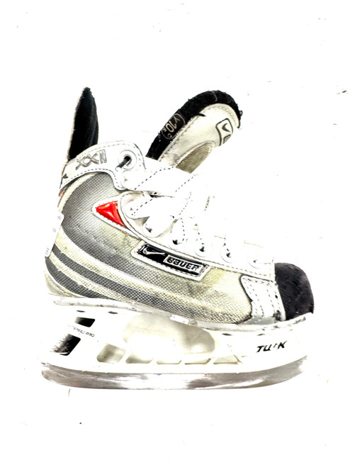 Vist Large View of Product Image Which is Used Bauer VAPOR XXII Youth Hockey Skate Youth 10.5