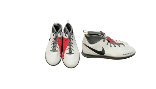 Vist Large View of Product Image Which is Used Nike Soccer Indoor Shoes White Junior 04