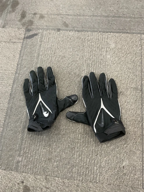 Vist Large View of Product Image Which is Used Nike ALPHA FOOTBALL GLOVES FB Gloves Black XL