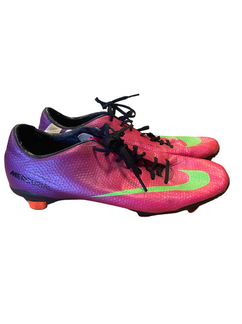 Vist Large View of Product Image Which is Used Nike Soccer Cleats Pink Senior 10
