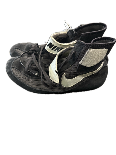 Vist Large View of Product Image Which is Used Nike Wrestling Shoes Black Senior 9.5