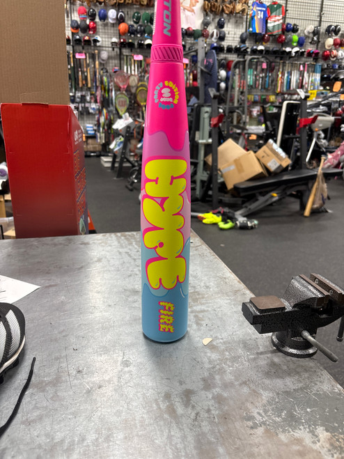 Vist Large View of Product Image Which is Used Easton HYPE FIRE BB/SB USSSA 2 3/4 Bat 30"