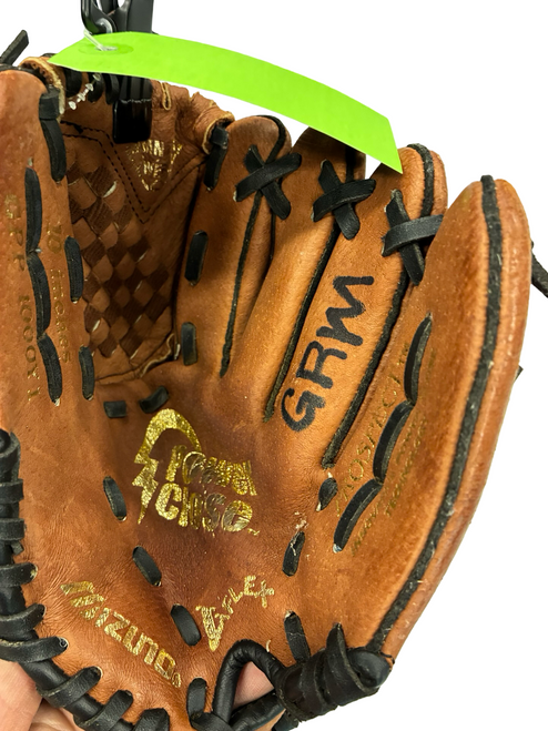 Vist Large View of Product Image Which is Used Mizuno POWER CLOSE 10 IN BB/SB Glove RH Throw Brown 10"
