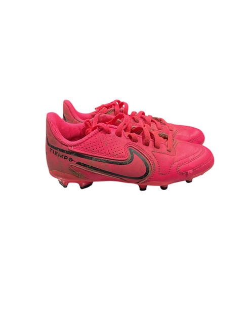 Vist Large View of Product Image Which is Used Nike Soccer Cleats Pink Junior 01