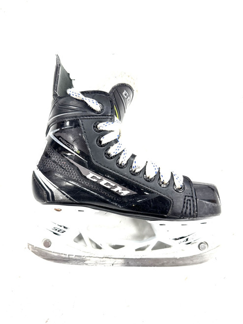 Vist Large View of Product Image Which is Used CCM 74K Junior Hockey Skate Junior 01.5