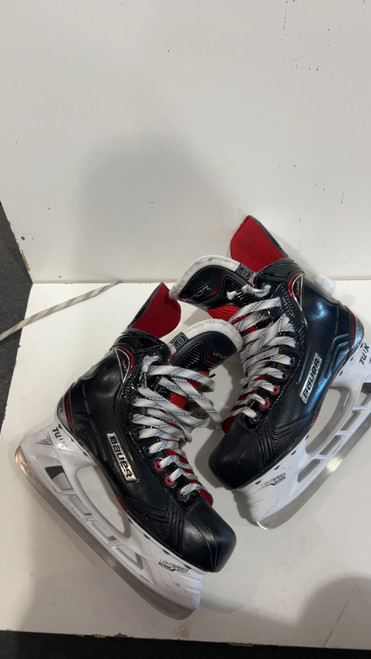 Vist Large View of Product Image Which is Used Bauer VAPOR X600 SKT SR 8D Senior Hockey Skate Senior 8