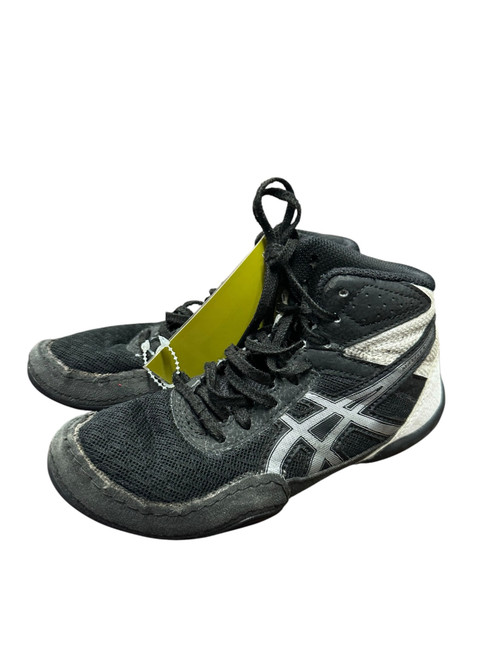 Vist Large View of Product Image Which is Used Asics Wrestling Shoes Black Junior 01